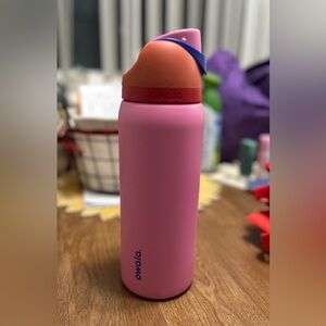 Pink 32oz Owala Water Bottle